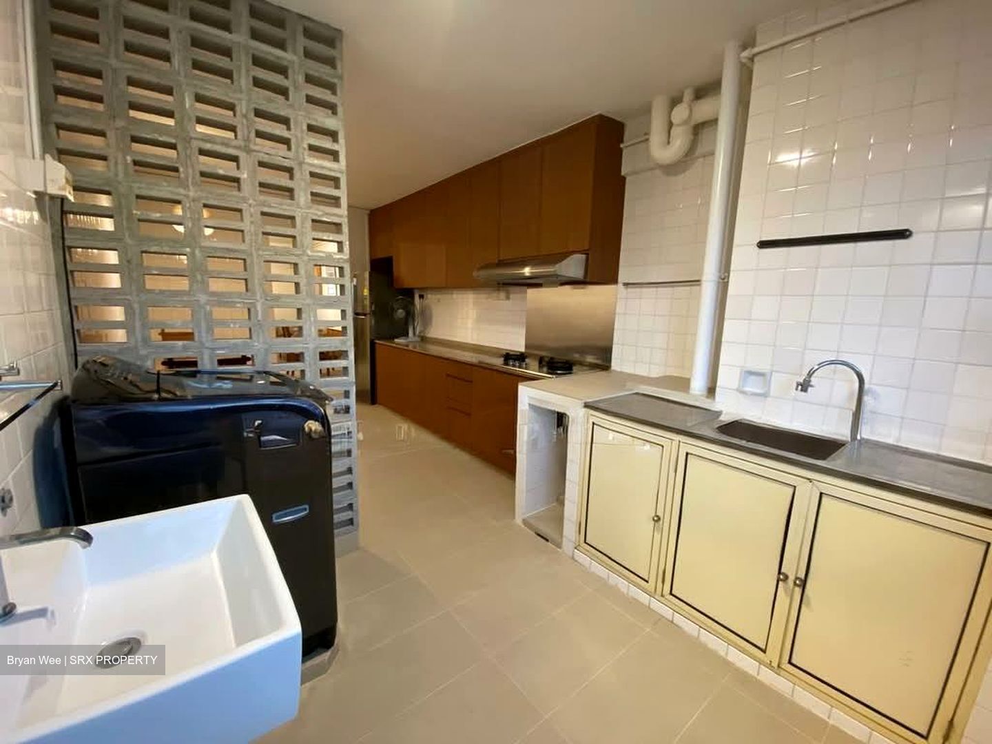 Blk 214 Bedok Town Centre (Bedok), HDB 3 Rooms #557110581